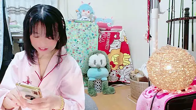 renapiyon8182 online show from February 14, 2025, 7:33 pm