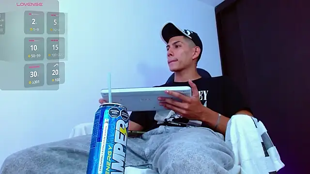 Valerio 20 online show from March 10, 2025, 8:01 pm