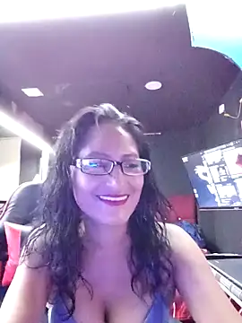 Snapshot of AdelinaMiran90 chatting on October 5, 2025, 4:00 am AdelinaMiran90 online show from October 5, 2025, 4:00 am