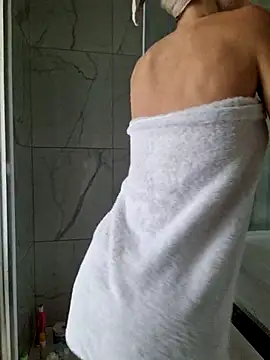 EileX official online show from April 17, 2026, 5:54 am