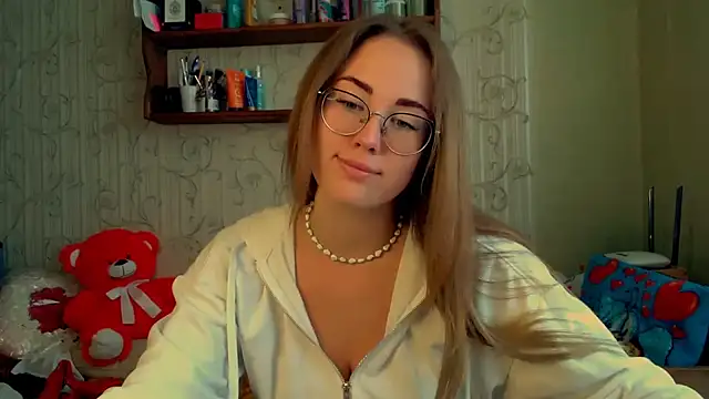 luxie milady online show from October 1, 2025, 10:21 am