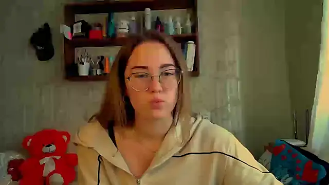 luxie milady online show from October 18, 2025, 11:00 am