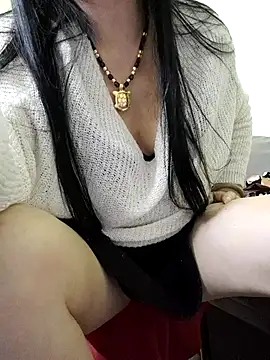 Snapshot of Hangem111 chatting on December 2, 2025, 4:24 pm Hangem111 online show from December 2, 2025, 4:24 pm