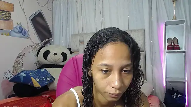 EMMA SWEETT1 online show from December 22, 2025, 12:35 pm