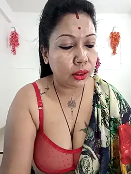 YOUR LOVELY-40 online show from October 30, 2025, 4:25 am