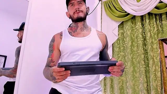 dilan scootk  online show from November 29, 2025, 7:28 pm