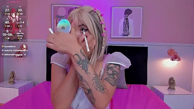 Snapshot of naoko_kirino chatting on March 19, 2025, 12:01 pm naoko kirino online show from March 19, 2025, 12:01 pm