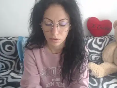 Emmatoo online show from April 19, 2026, 10:14 am