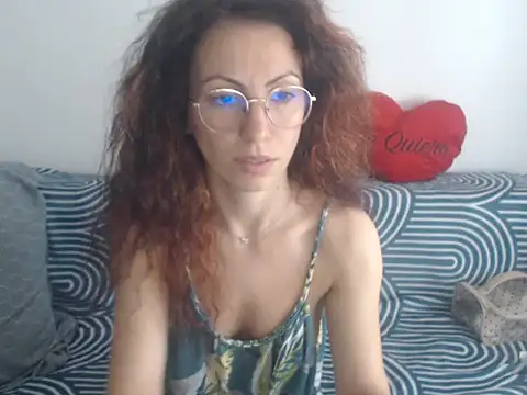 Snapshot of Emmatoo chatting on April 26, 2026, 12:25 pm Emmatoo online show from April 26, 2026, 12:25 pm