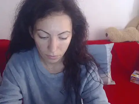 Snapshot of Emmatoo chatting on May 1, 2026, 12:10 pm Emmatoo online show from May 1, 2026, 12:10 pm