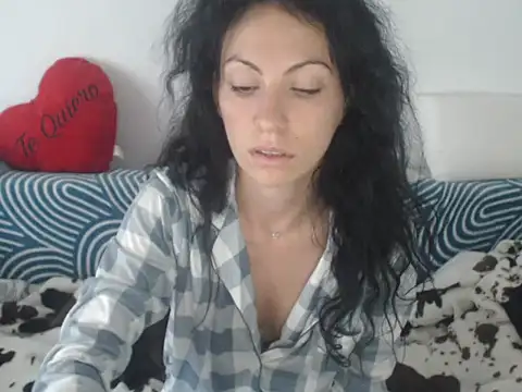 Snapshot of Emmatoo chatting on June 1, 2026, 6:15 am Emmatoo online show from June 1, 2026, 6:15 am