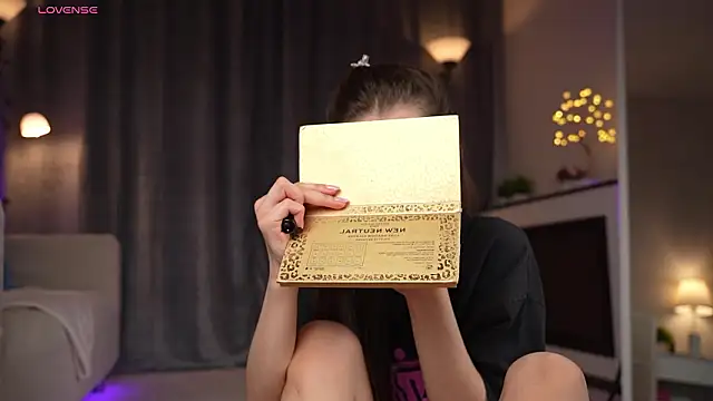 Snapshot of Amely_Young chatting on February 19, 2026, 1:45 am Amely Young online show from February 19, 2026, 1:45 am