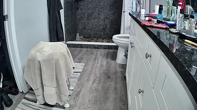 lou63ponce online show from November 3, 2025, 9:16 pm