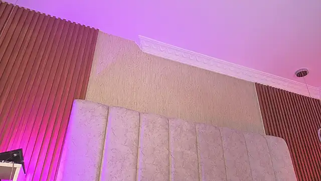 Snapshot of HannaRed_ chatting on February 22, 2026, 11:53 am HannaRed online show from February 22, 2026, 11:53 am