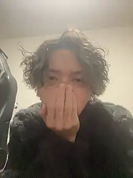 Shizukuu online show from January 25, 2025, 4:57 pm