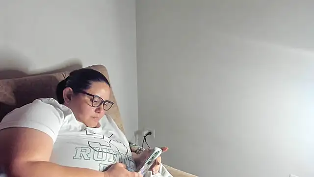 tetasgrandes karol online show from November 4, 2025, 7:13 pm