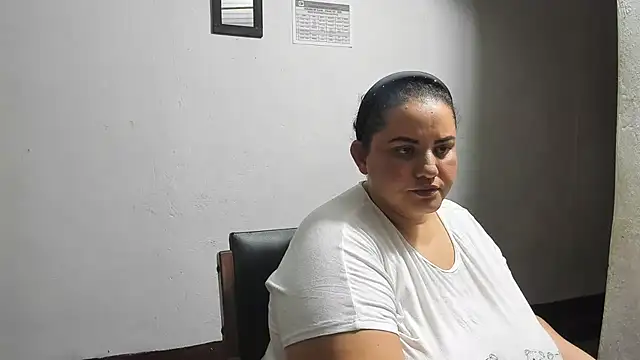 Snapshot of tetasgrandes_karol chatting on April 21, 2026, 2:51 am tetasgrandes karol online show from April 21, 2026, 2:51 am