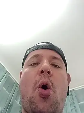 lobito1997 online show from February 23, 2025, 1:21 pm