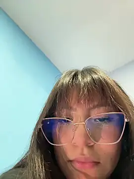 Lily candy X online show from March 1, 2025, 4:04 am