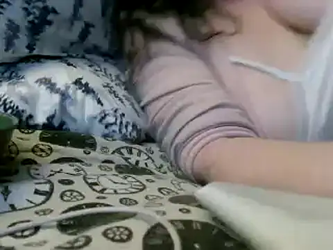 WHITEDAROSE online show from February 6, 2025, 9:28 pm