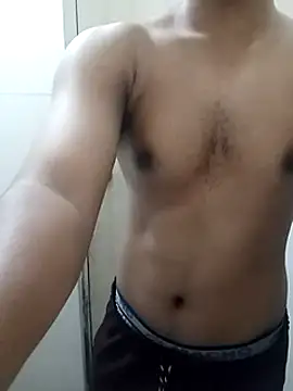 hottboy 39 online show from December 4, 2024, 7:50 am