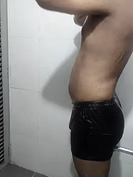 hottboy 39 online show from October 23, 2025, 12:48 pm