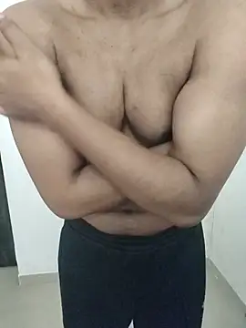 hottboy 39 online show from July 14, 2026, 7:24 am