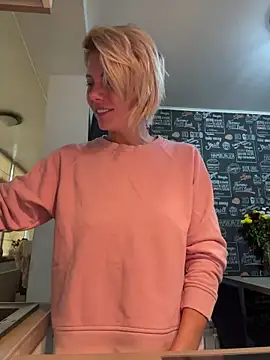 tanyagrey online show from October 28, 2025, 7:01 am