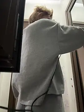 tanyagrey online show from November 5, 2025, 6:57 am