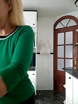 lamorbosa37 online show from December 13, 2024, 12:50 pm