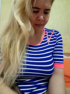 lamorbosa37 online show from December 17, 2024, 5:26 pm