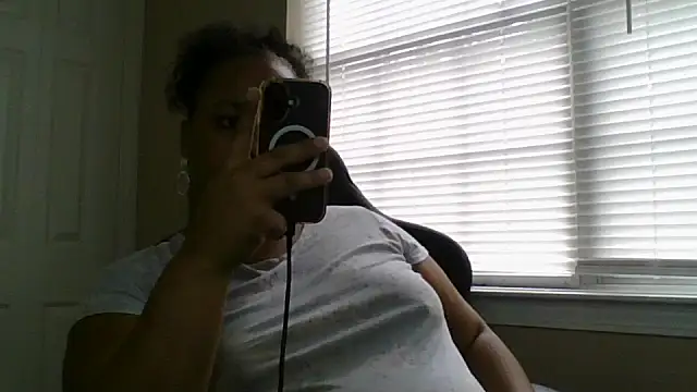 Badgirlbrittt online show from September 29, 2025, 6:13 pm