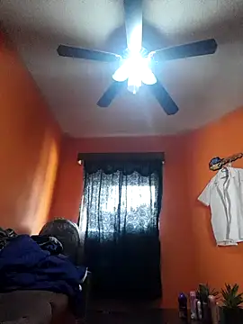 miicheele32 online show from January 21, 2025, 7:06 pm