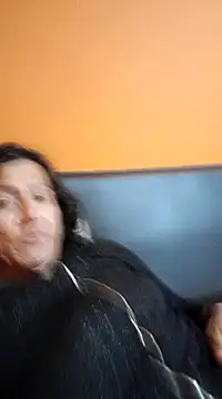 miicheele32 online show from January 24, 2025, 7:51 am