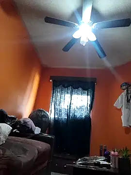 miicheele32 online show from January 27, 2025, 4:54 pm