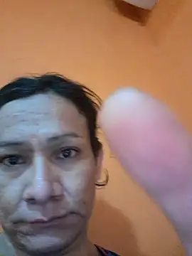 miicheele32 online show from September 10, 2025, 11:05 pm