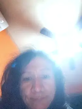 miicheele32 online show from October 7, 2025, 9:06 am