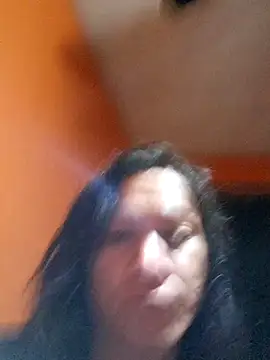 miicheele32 online show from October 8, 2025, 8:34 am