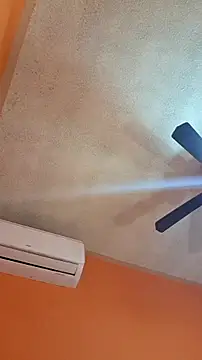 miicheele32 online show from December 20, 2025, 8:05 pm