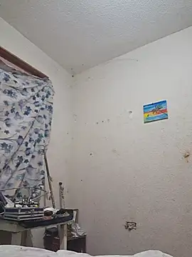 miicheele32 online show from January 12, 2026, 4:29 am