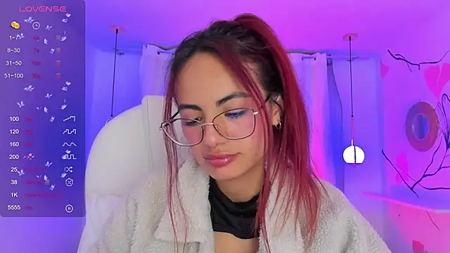 sophiecherry  online show from December 16, 2024, 12:15 am