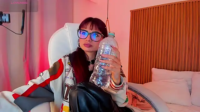 sophiecherry  online show from November 15, 2025, 8:27 pm