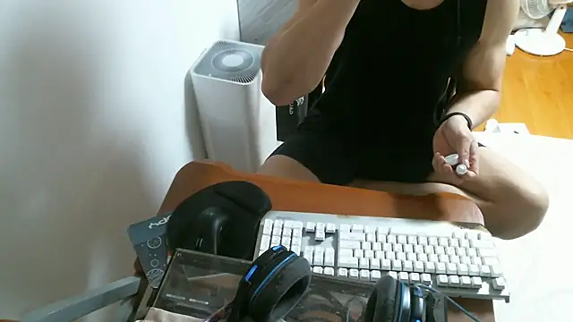 Snapshot of Stellan_0412 chatting on February 15, 2026, 11:19 am Stellan 0412 online show from February 15, 2026, 11:19 am