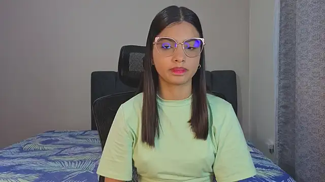 LiaOrtiz69 online show from July 23, 2026, 7:45 pm