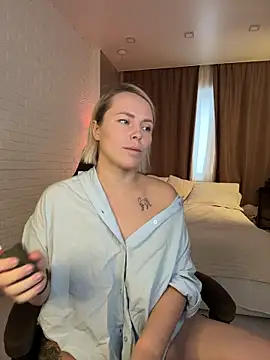 Snapshot of Charming_Daphny chatting on November 28, 2025, 6:38 am Charming Daphny online show from November 28, 2025, 6:38 am