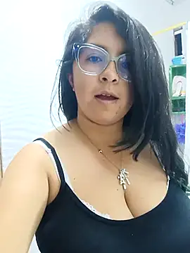  Angelinaandrade  online show from September 30, 2025, 1:10 am