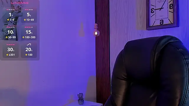 Snapshot of miah_connor chatting on October 11, 2025, 7:56 pm miah connor online show from October 11, 2025, 7:56 pm