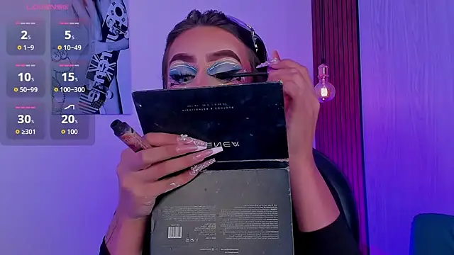 Snapshot of miah_connor chatting on October 28, 2025, 8:33 pm miah connor online show from October 28, 2025, 8:33 pm