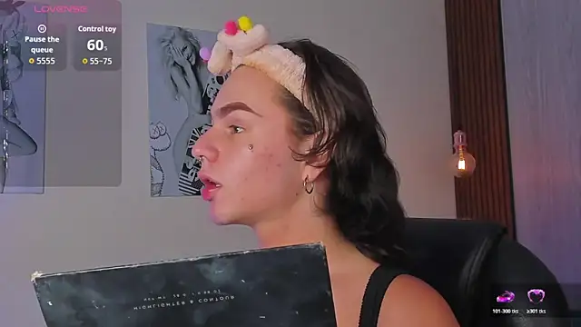 Snapshot of miah_connor chatting on November 12, 2025, 7:46 pm miah connor online show from November 12, 2025, 7:46 pm