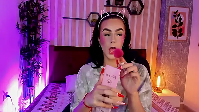 Snapshot of miah_connor chatting on January 8, 2026, 8:44 pm miah connor online show from January 8, 2026, 8:44 pm